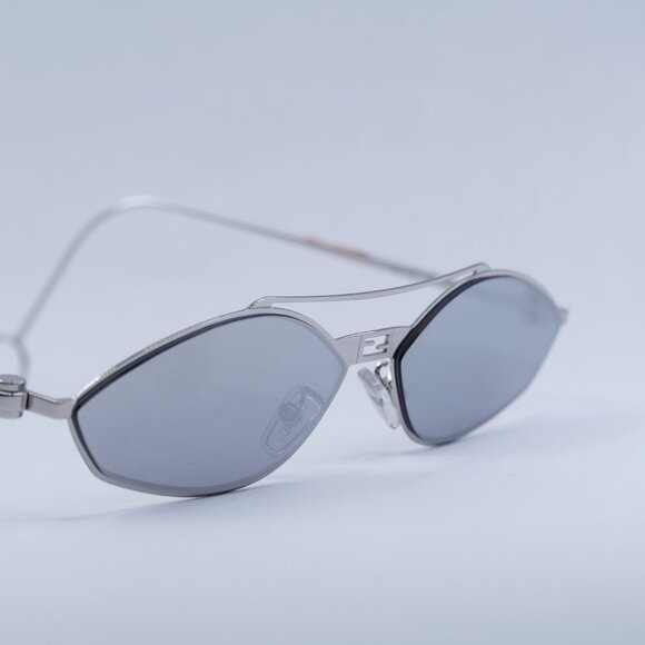 ?️ New Fendi FE40114U-Y 16C Sunglasses - Palladium with  Palladium Chain Frame main image 6